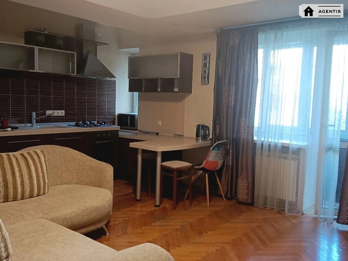 Apartment for rent 3 rooms, 67 m², 6th fl./9 floors. 131, Velyka Vaselkivska 131, Kyiv. 