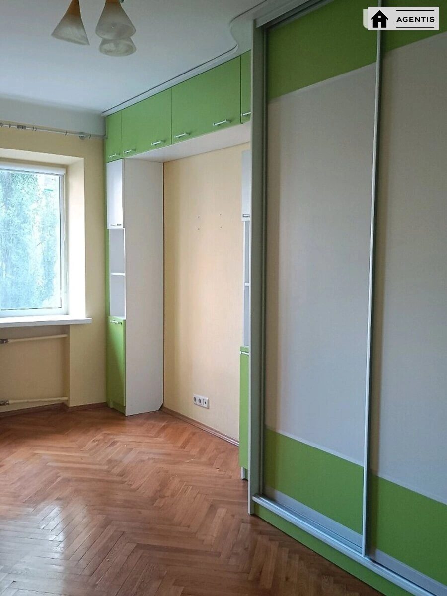 Apartment for rent 3 rooms, 67 m², 6th fl./9 floors. 131, Velyka Vaselkivska 131, Kyiv. 