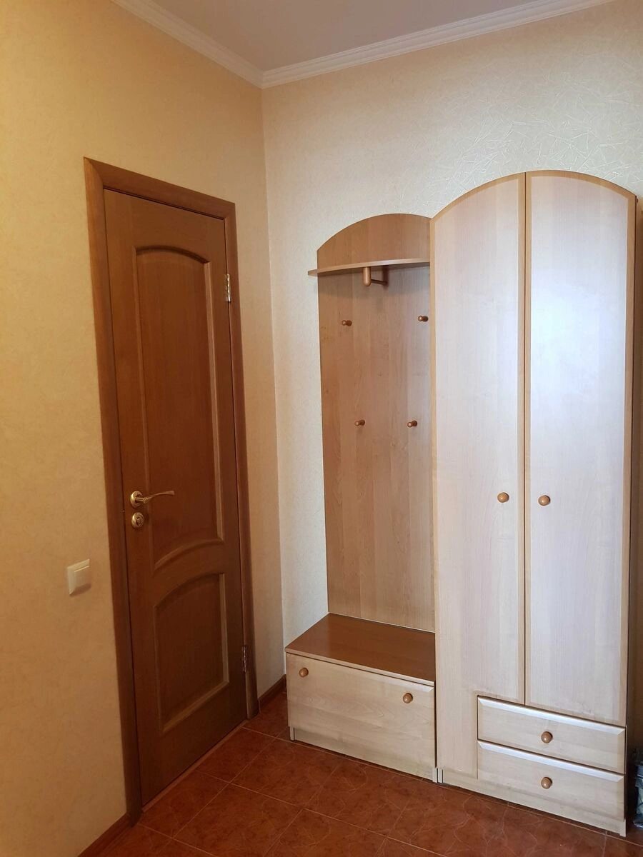 Apartment for rent 1 room, 42 m², 15th fl./18 floors. Larysy Rudenko vul., Kyiv. 