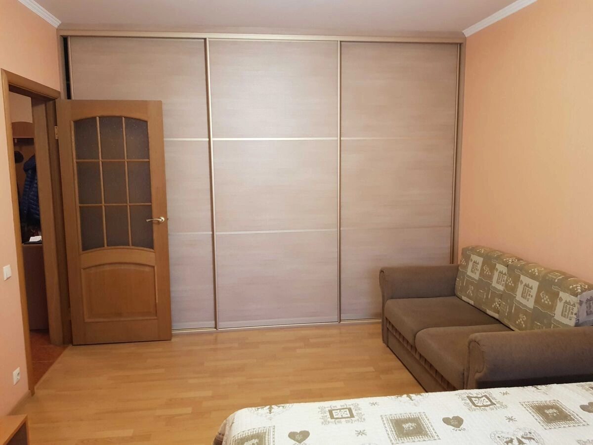 Apartment for rent 1 room, 42 m², 15th fl./18 floors. Larysy Rudenko vul., Kyiv. 