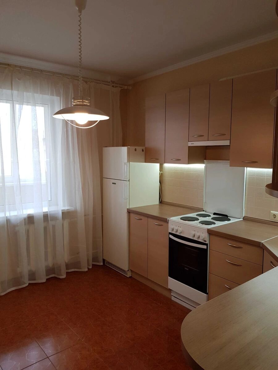 Сдам квартиру 1 комната, 42 m², 15 эт./18 этажей. Лариси Руденко вул., Киев. 