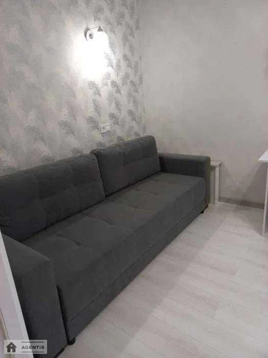 Сдам квартиру 1 комната, 37 m², 10 эт./13 этажей. 6, Берковецкая 6, Киев. 