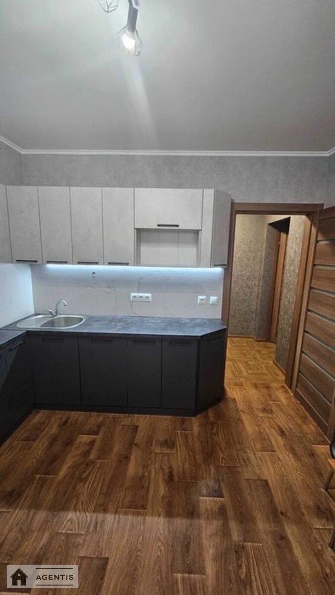 Сдам квартиру 1 комната, 49 m², 4 эт./25 этажей. 22, Коноплянская 22, Киев. 