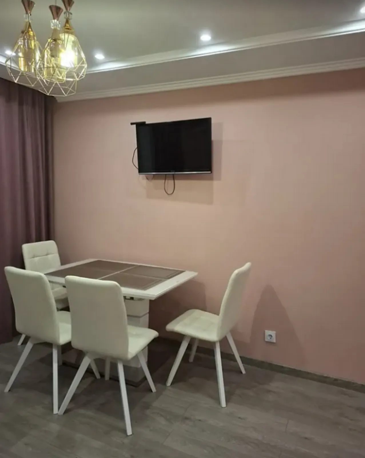 Apartments for sale 1 room, 45 m², 4th fl./10 floors. Сахарный завод, Ternopil. 