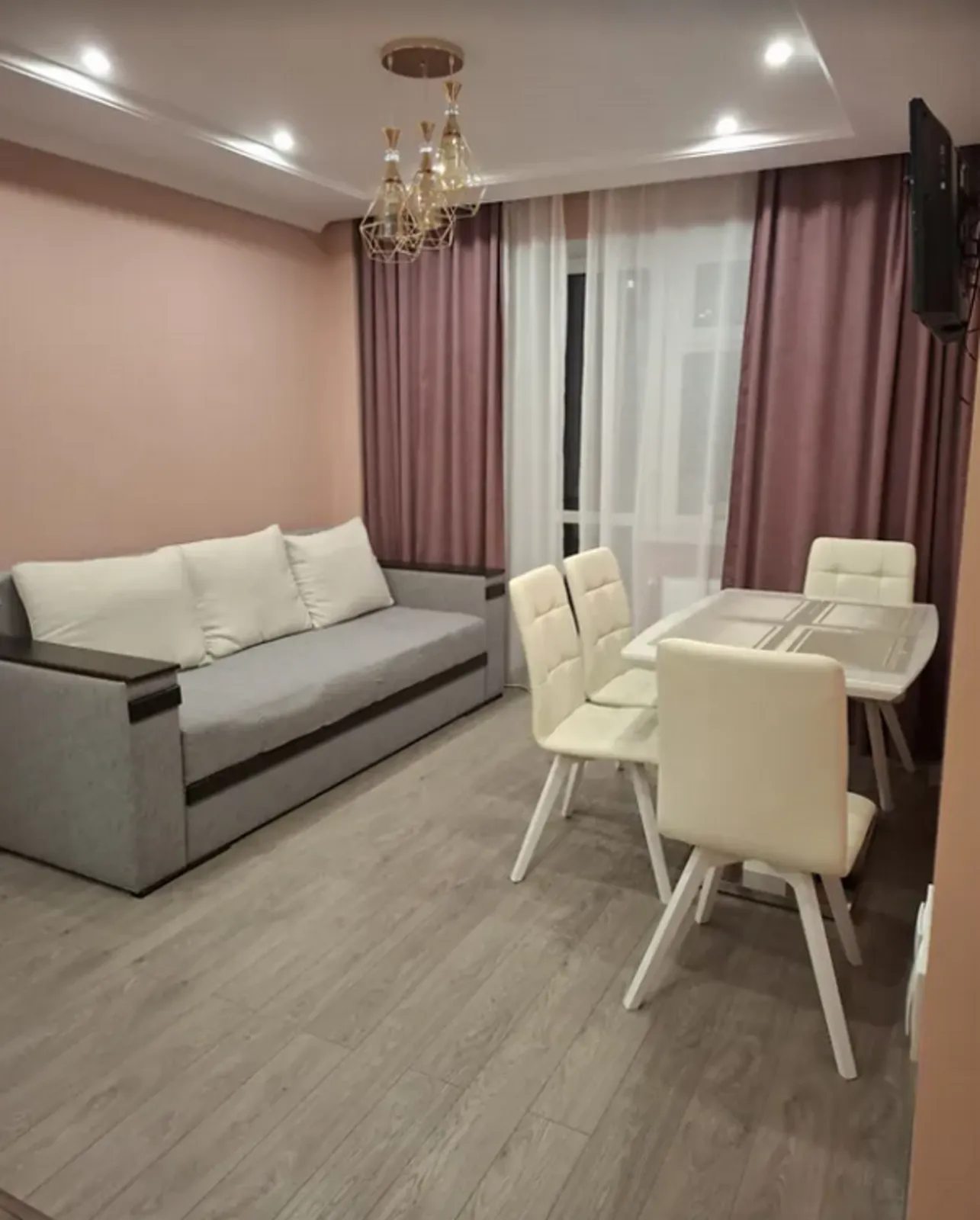 Продаж квартири 1 кімната, 45 m², 4 пов./10 поверхів. Сахарный завод, Тернопіль. 