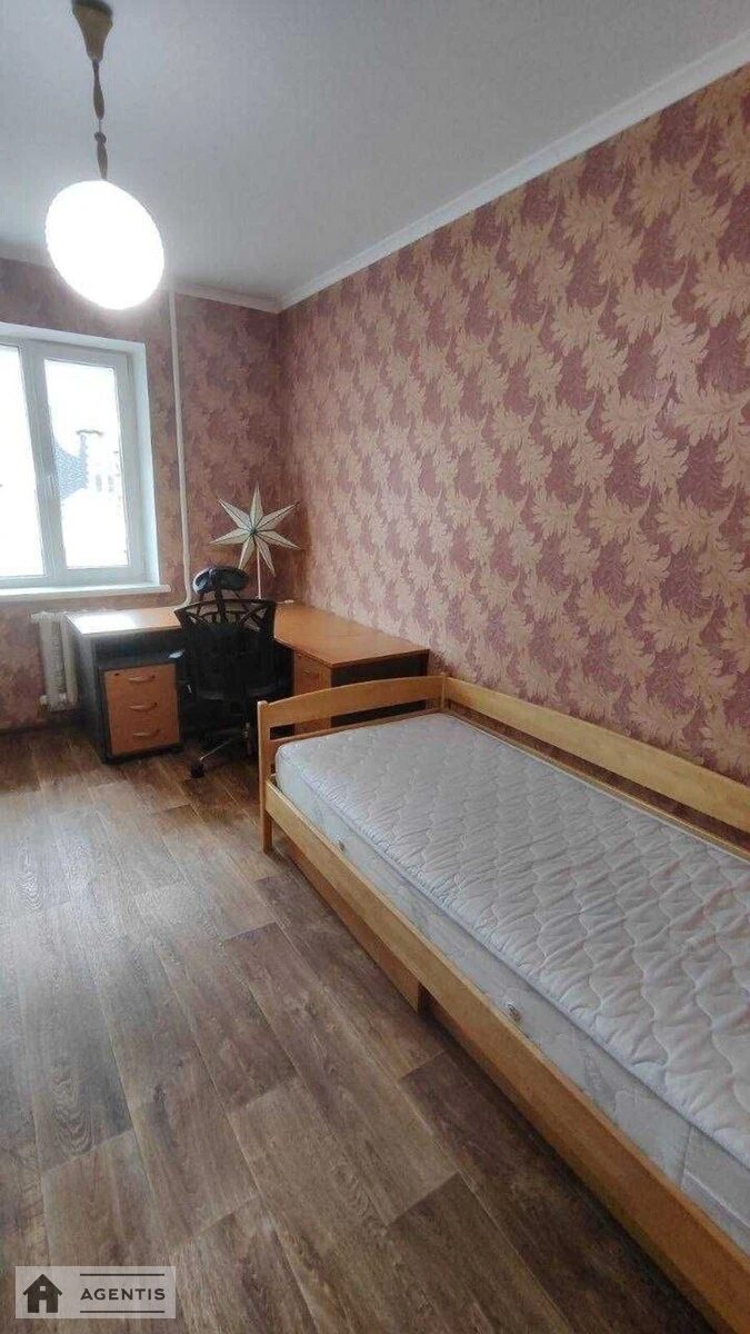 Сдам квартиру 2 комнаты, 49 m², 7 эт./9 этажей. 27, Лукьяновская 27, Киев. 