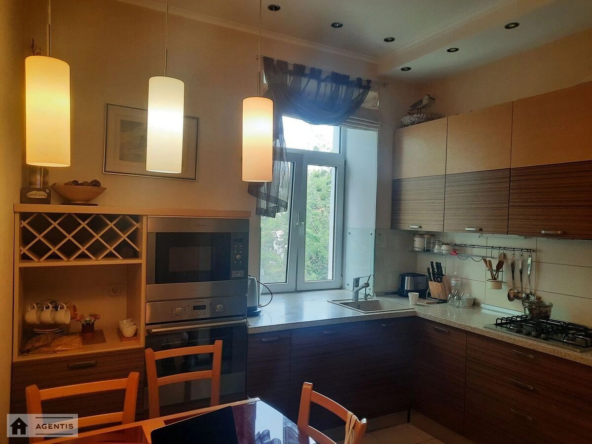 Apartment for rent 2 rooms, 61 m², 4th fl./5 floors. 55, Dmytra Doroshenka vul. Chyhorina, Kyiv. 