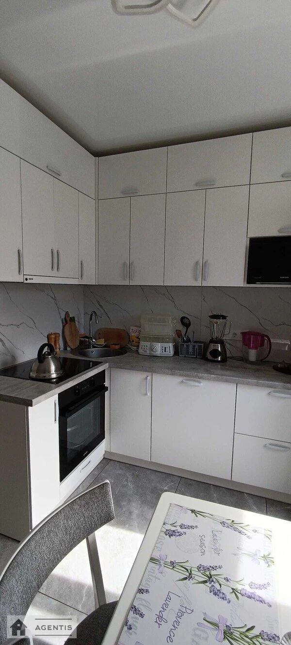 Apartment for rent 2 rooms, 54 m², 8th fl./9 floors. 8, Kashtanova 8, Kyiv. 