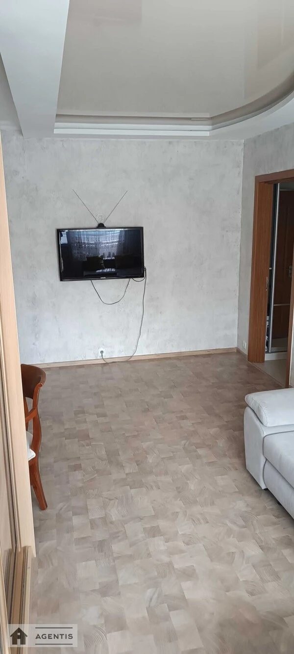 Здам квартиру 2 кімнати, 54 m², 8 пов./9 поверхів. 8, Каштанова 8, Київ. 