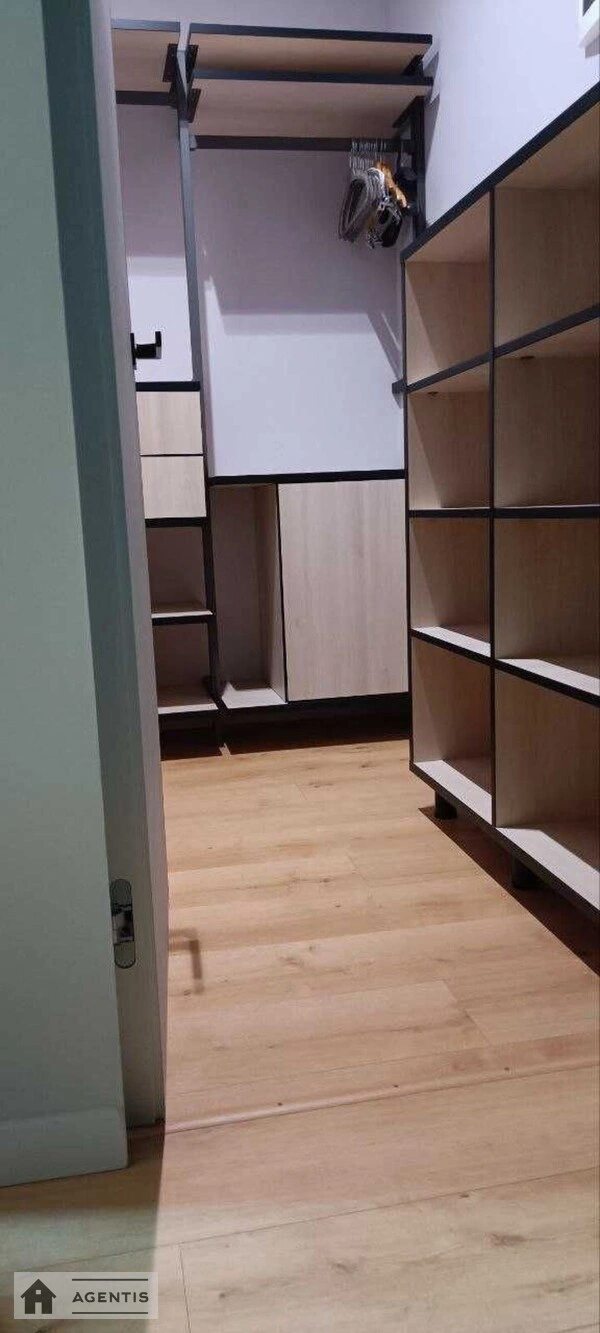 Здам квартиру 1 кімната, 40 m², 8 пов./17 поверхів. Січових Стрільців, Київ. 