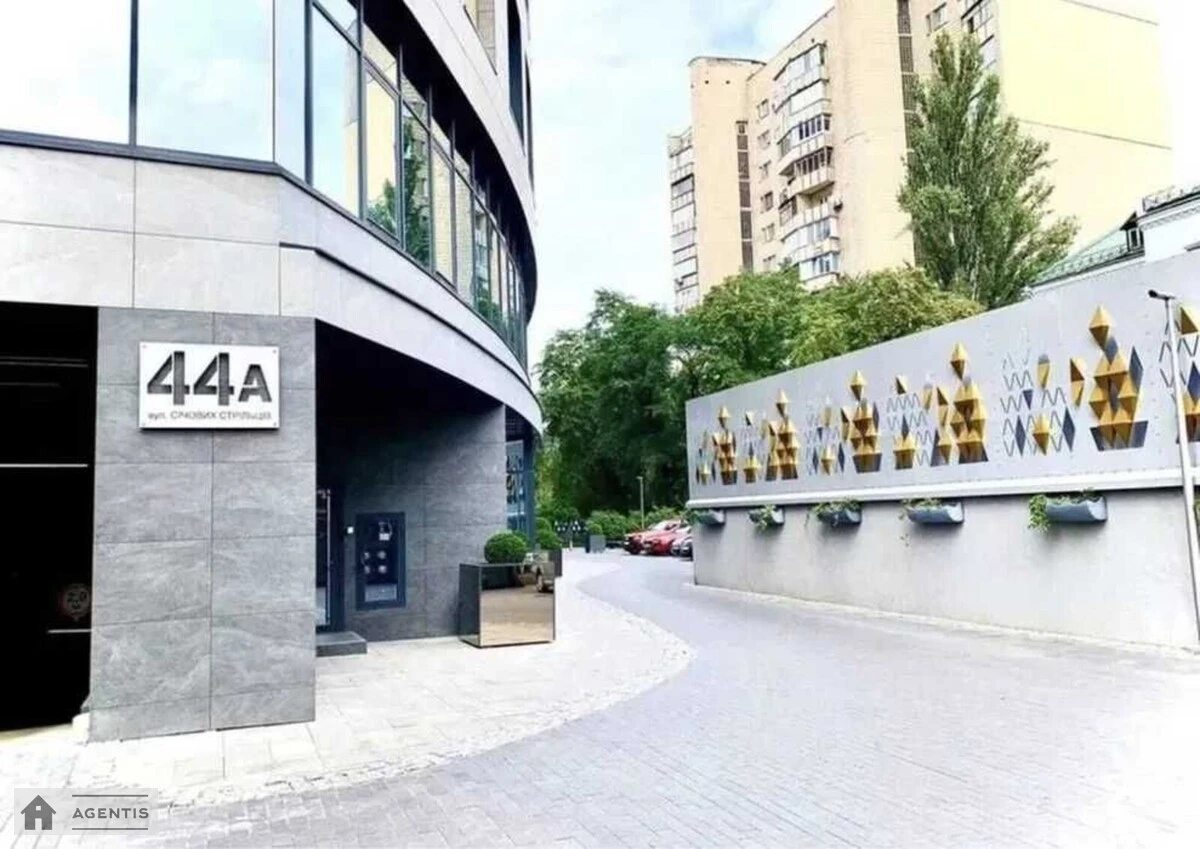 Сдам квартиру 1 комната, 40 m², 8 эт./17 этажей. Сечевых Стрельцов, Киев. 