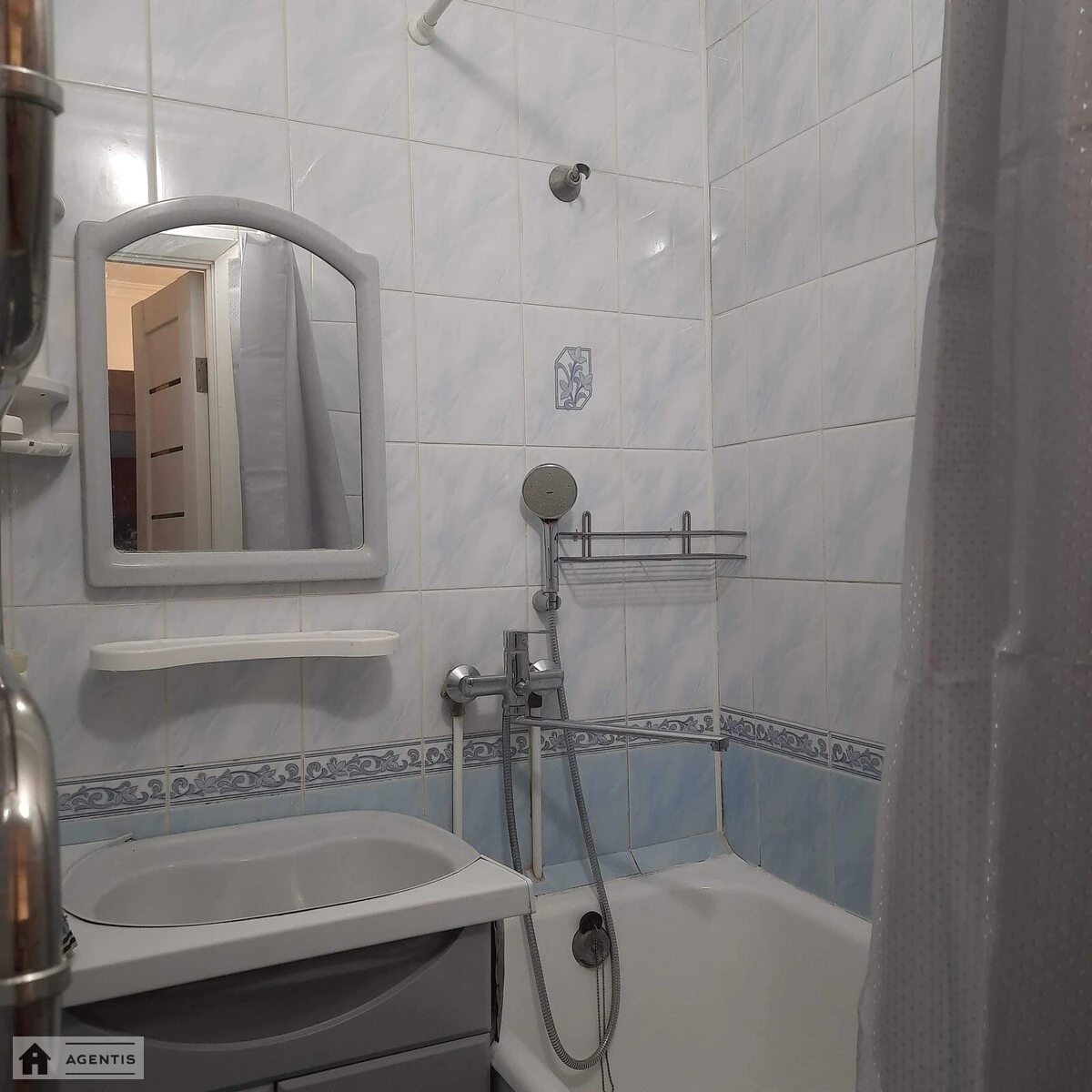 Apartment for rent 2 rooms, 46 m², 1st fl./9 floors. 7, Sholom-Aleyhema 7, Kyiv. 