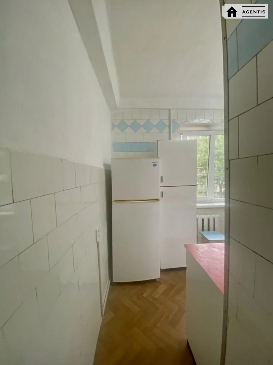 Сдам квартиру 3 комнаты, 64 m², 4 эт./9 этажей. 62, Зодчих 62, Киев. 