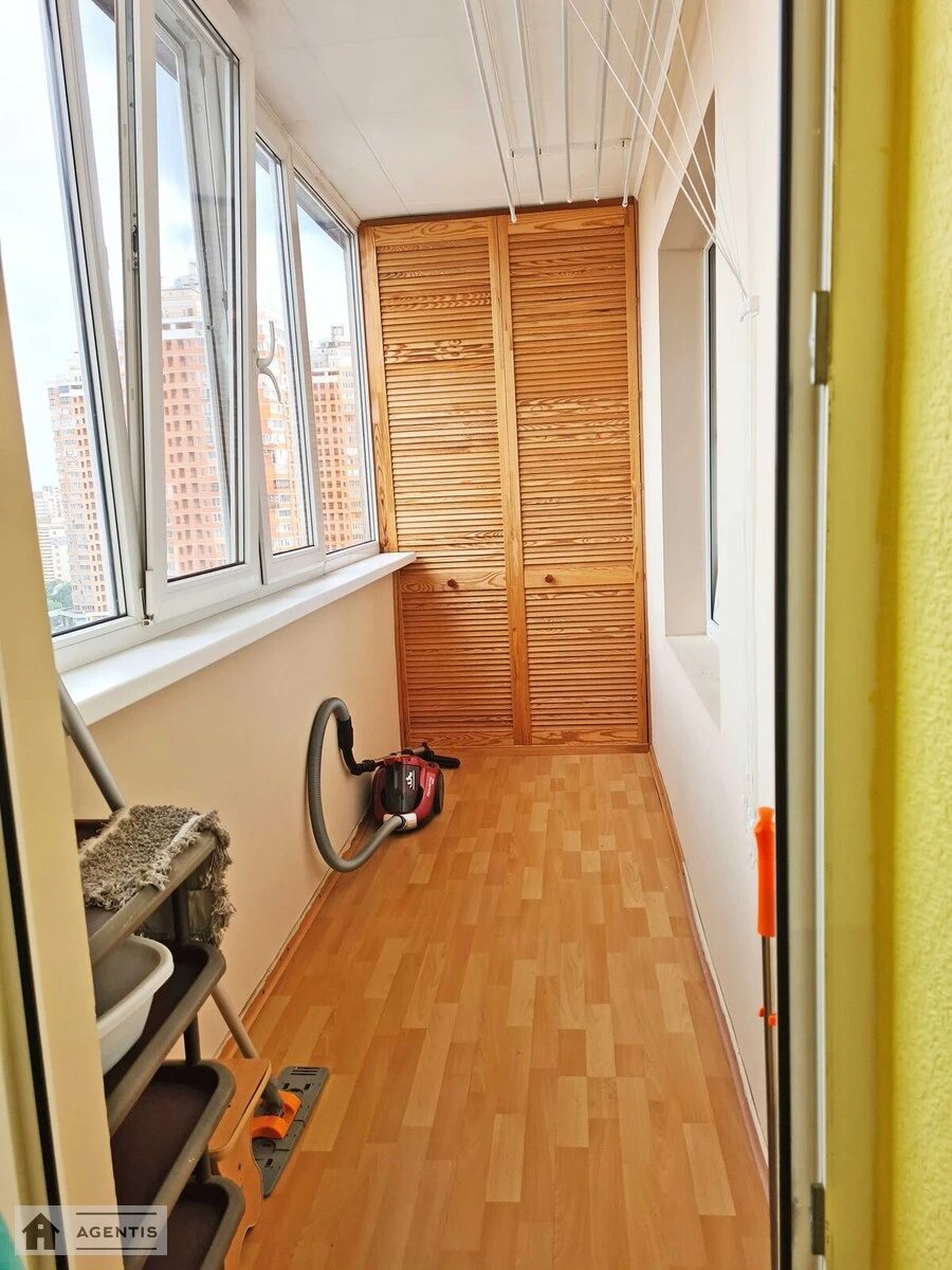 Сдам квартиру 2 комнаты, 59 m², 14 эт./18 этажей. 80, Оноре де Бальзака вул., Киев. 