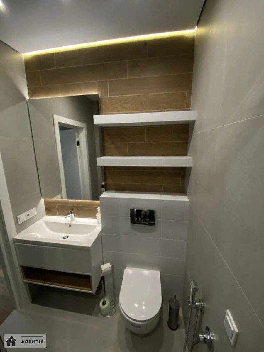 Здам квартиру 1 кімната, 43 m², 6 пов./9 поверхів. Салютна, Київ. 