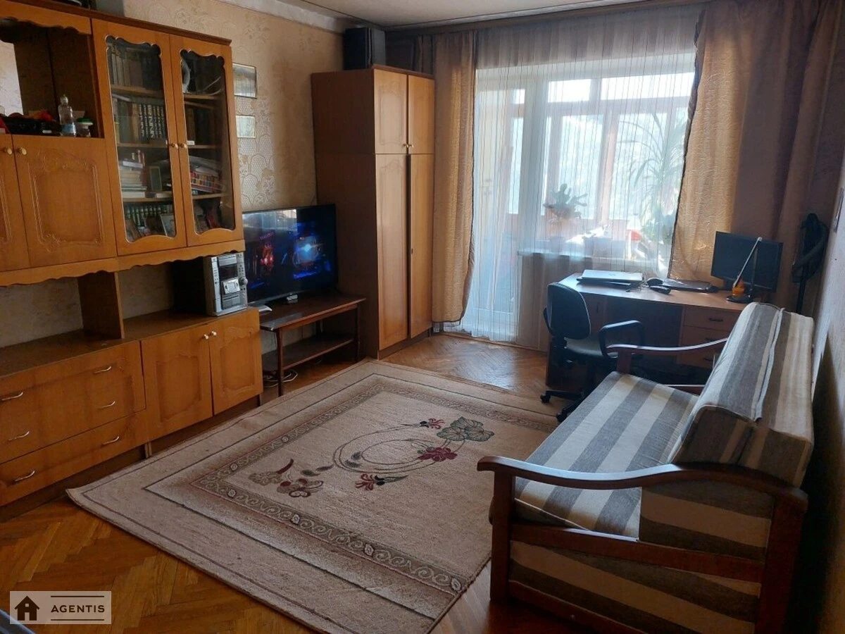 Apartment for rent 2 rooms, 52 m², 3rd fl./9 floors. Zoyi Hayday vul., Kyiv. 