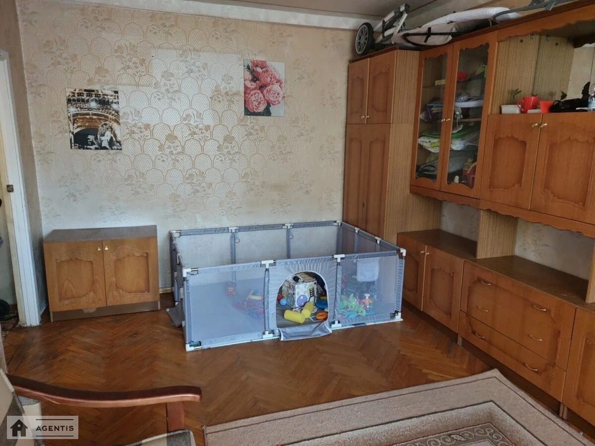 Здам квартиру 2 кімнати, 52 m², 3 пов./9 поверхів. Зої Гайдай вул., Київ. 