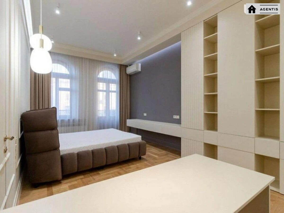 Apartment for rent 4 rooms, 190 m², 5th fl./6 floors. 26, Velyka Vaselkivska 26, Kyiv. 