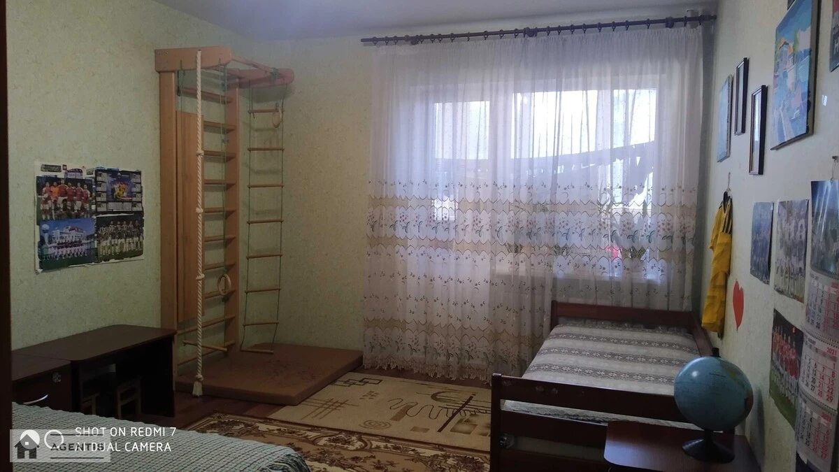 Apartment for rent 2 rooms, 82 m², 5th fl./16 floors. 5, Vasylchenka 5, Kyiv. 