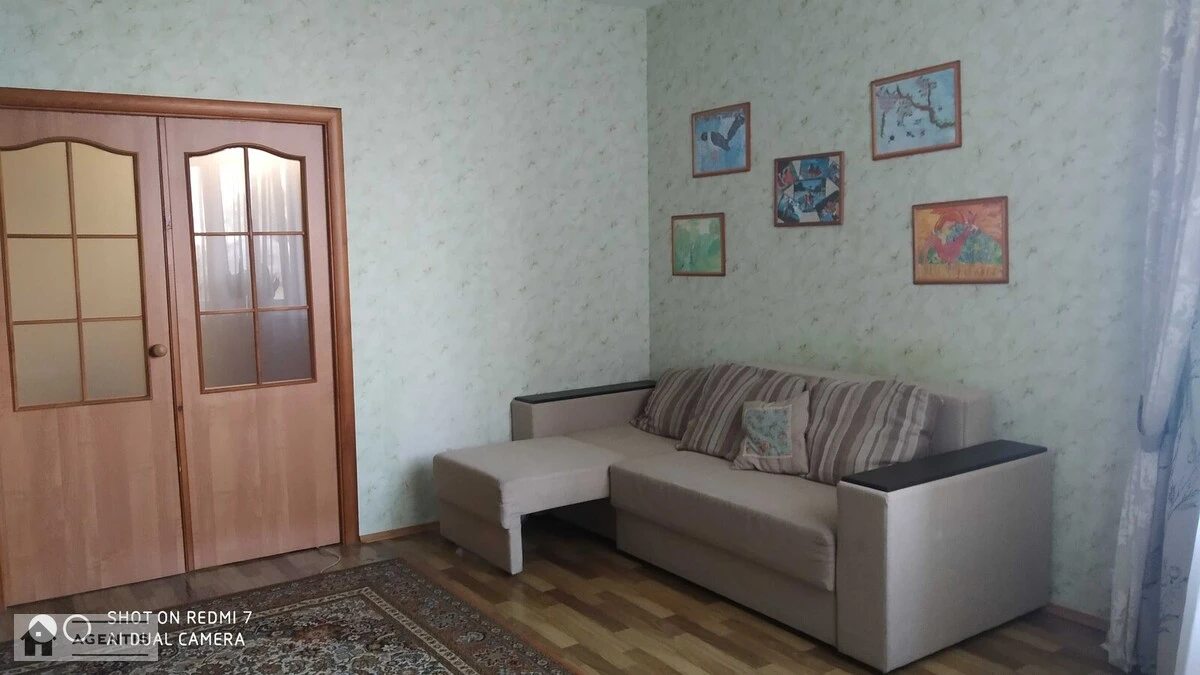 Сдам квартиру 2 комнаты, 82 m², 5 эт./16 этажей. 5, Васильченко 5, Киев. 