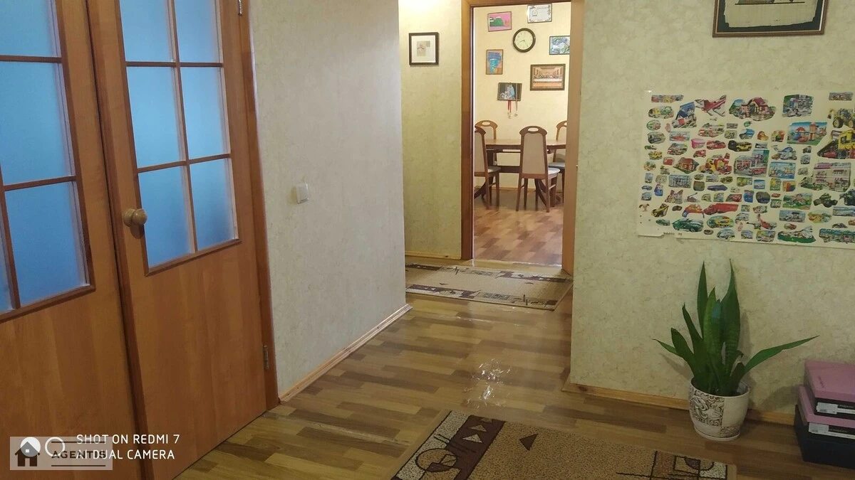 Здам квартиру 2 кімнати, 82 m², 5 пов./16 поверхів. 5, Васильченка 5, Київ. 