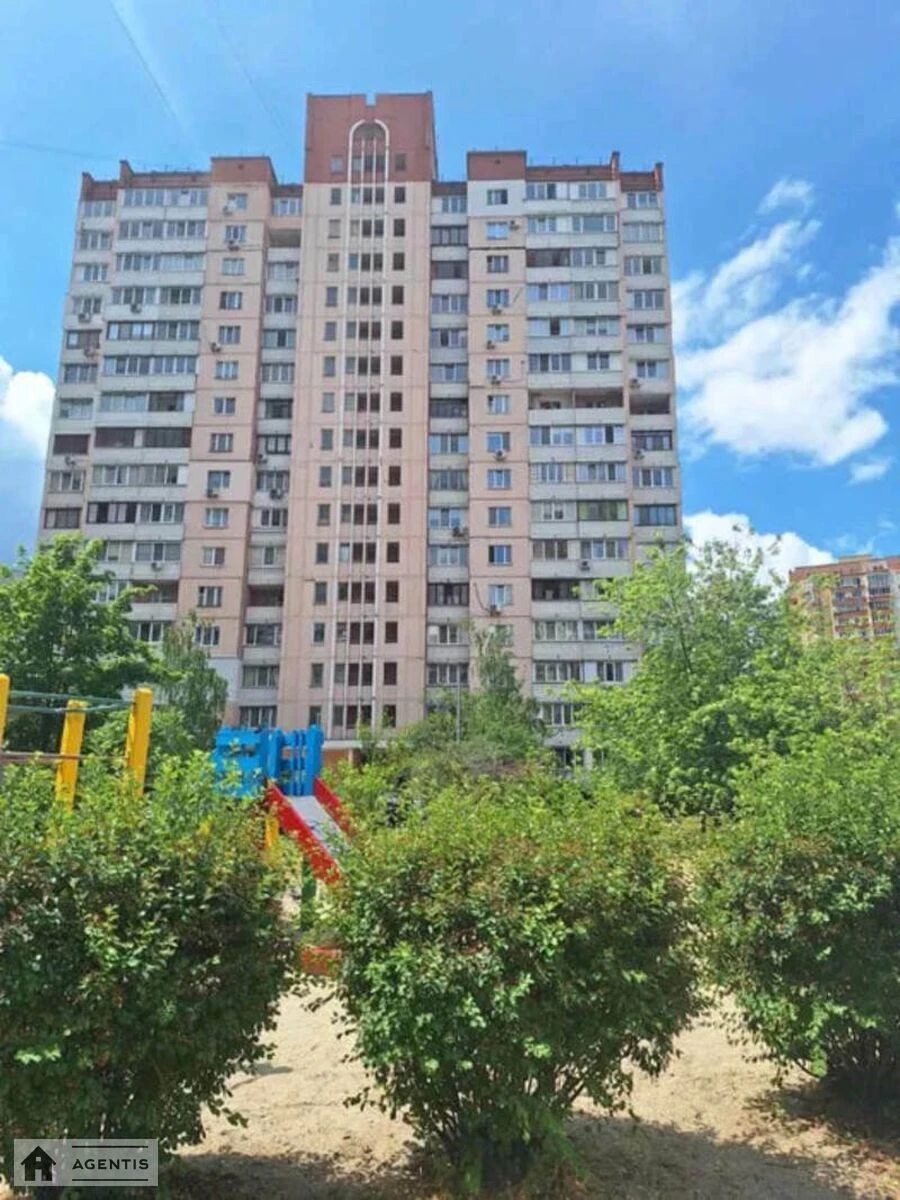 Сдам квартиру 3 комнаты, 85 m², 5 эт./16 этажей. Княжий Затон 4, Киев. 