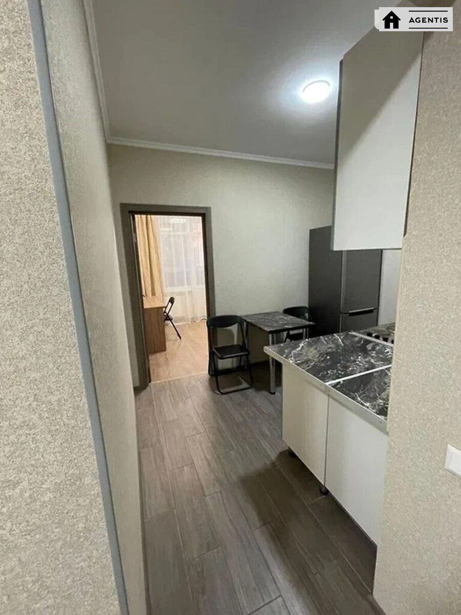 Сдам квартиру 2 комнаты, 48 m², 5 эт./9 этажей. 8, Червоної Калини просп. (Володимира Маяковського), Киев. 