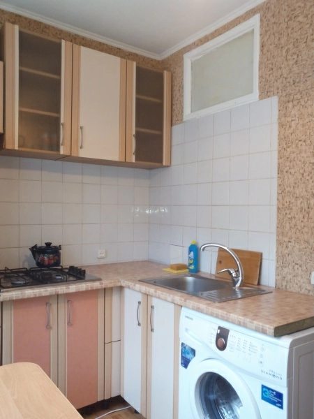 Entire place for rent. 1 room, 40 m², 2nd floor/5 floors. Salutna, Kyiv. 