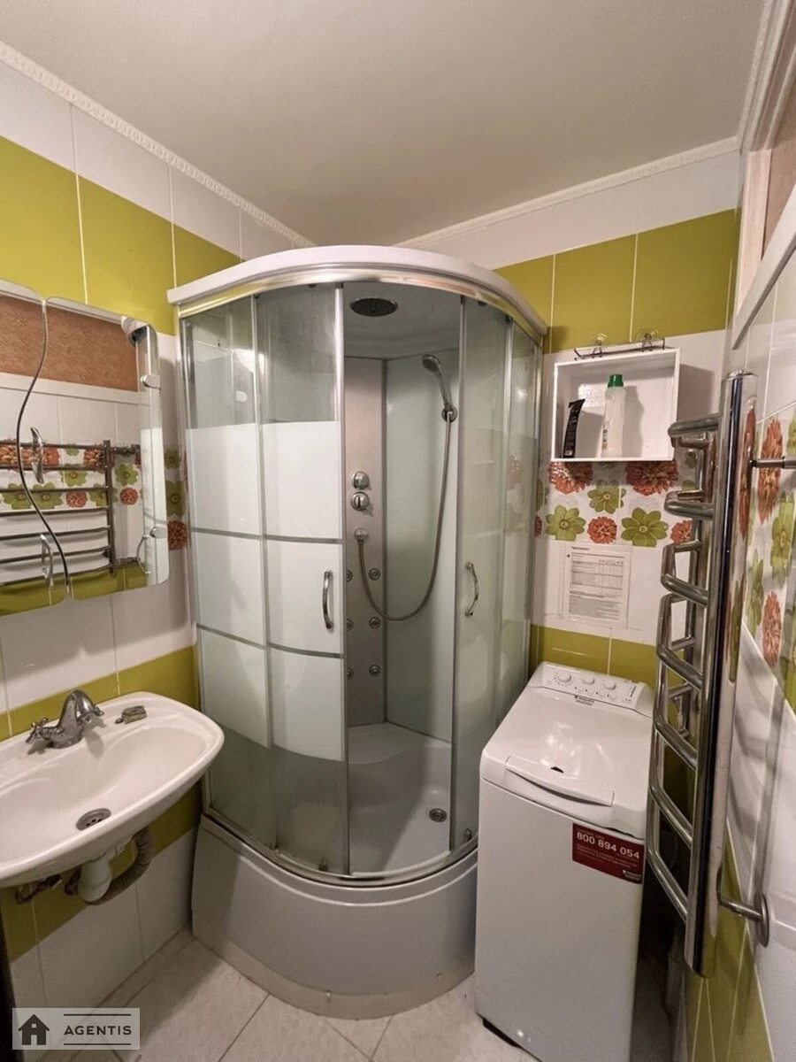 Сдам квартиру 2 комнаты, 54 m², 14 эт./14 этажей. 8, Ованеса Туманяна вул., Киев. 