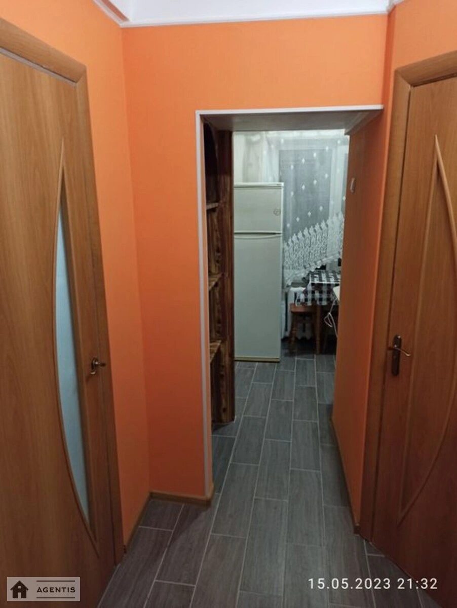 Apartment for rent 1 room, 27 m², 5th fl./5 floors. Desnyanskyy rayon, Kyiv. 