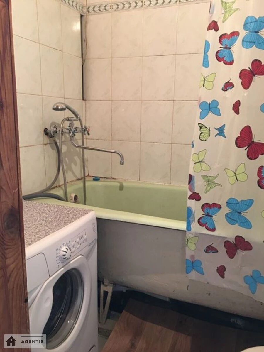 Сдам квартиру 1 комната, 29 m², 5 эт./5 этажей. 67, Академіка Вернадського бульв., Киев. 