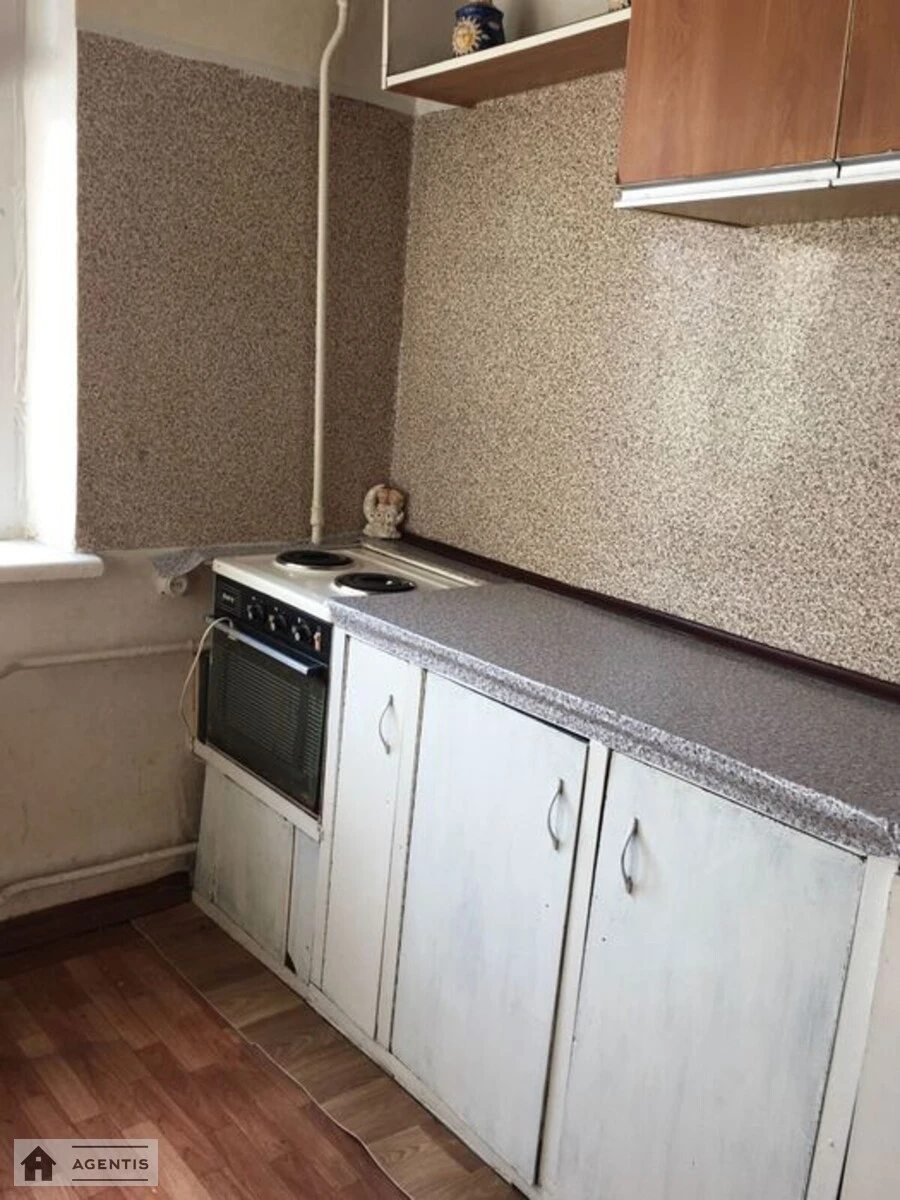 Сдам квартиру 1 комната, 29 m², 5 эт./5 этажей. 67, Академіка Вернадського бульв., Киев. 