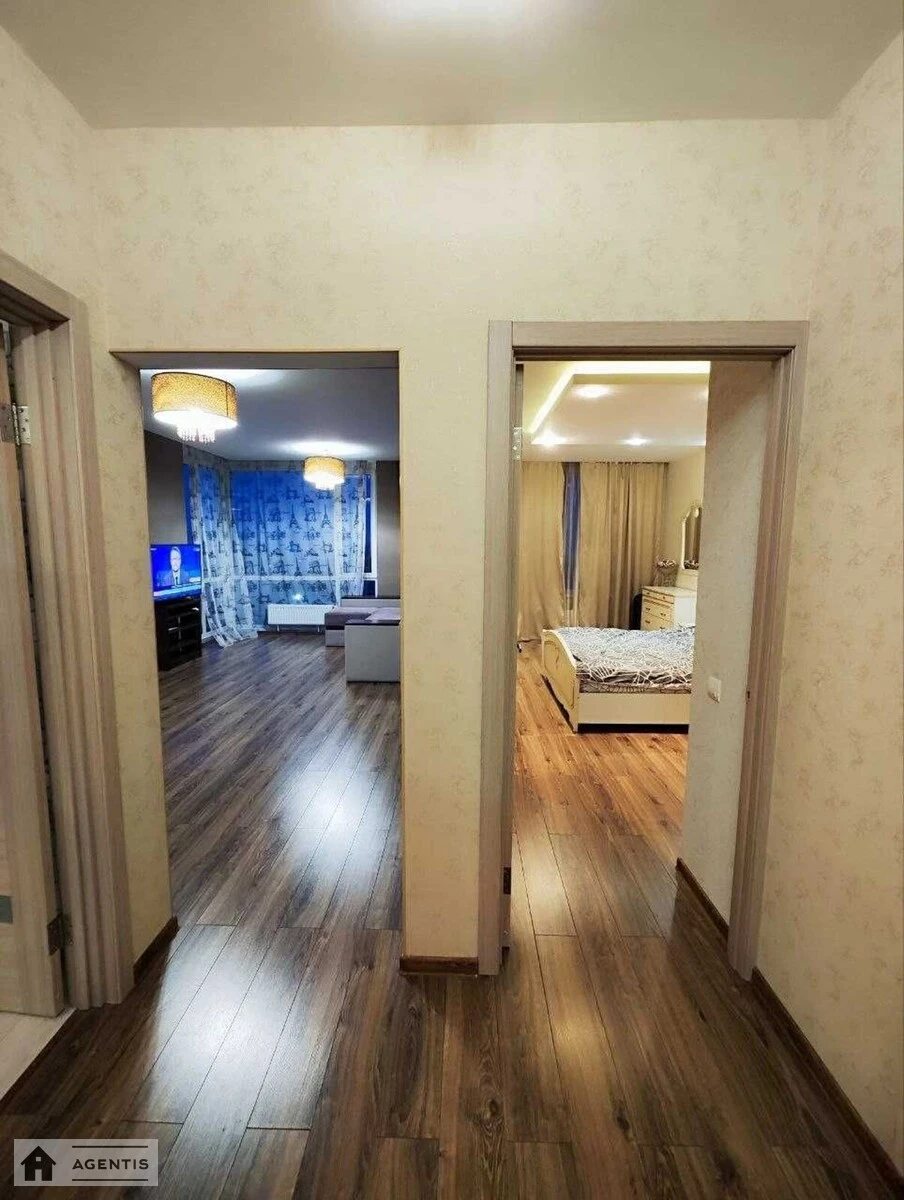 Apartment for rent 2 rooms, 68 m², 13th fl./20 floors. 19, Anatoliya Petrytskoho vul., Kyiv. 