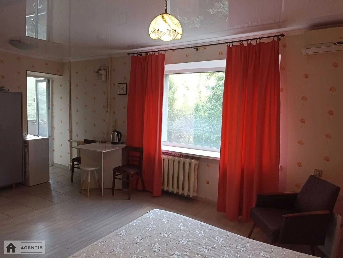 Apartment for rent 1 room, 25 m², 4th fl./9 floors. 3, Lesi Ukrayinky 3, Kyiv. 