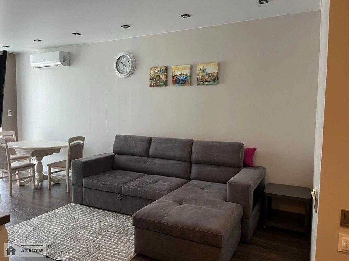 Apartment for rent 2 rooms, 52 m², 22nd fl./25 floors. Dragomanova, Kyiv. 