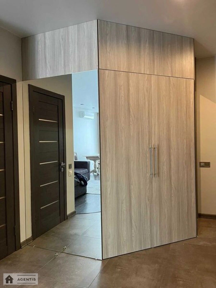 Здам квартиру 2 кімнати, 52 m², 22 пов./25 поверхів. Драгоманова, Київ. 