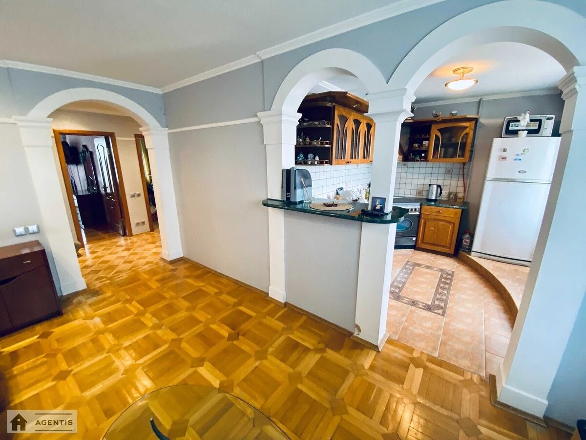 Apartment for rent 3 rooms, 70 m², 11th fl./16 floors. 30, Bereznyakivska 30, Kyiv. 