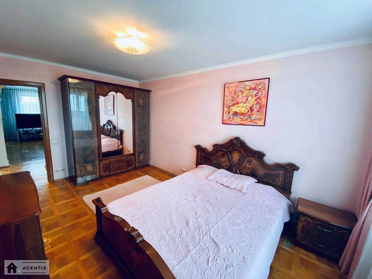 Apartment for rent 3 rooms, 70 m², 11th fl./16 floors. 30, Bereznyakivska 30, Kyiv. 