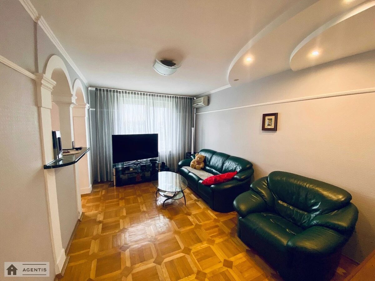 Apartment for rent 3 rooms, 70 m², 11th fl./16 floors. 30, Bereznyakivska 30, Kyiv. 