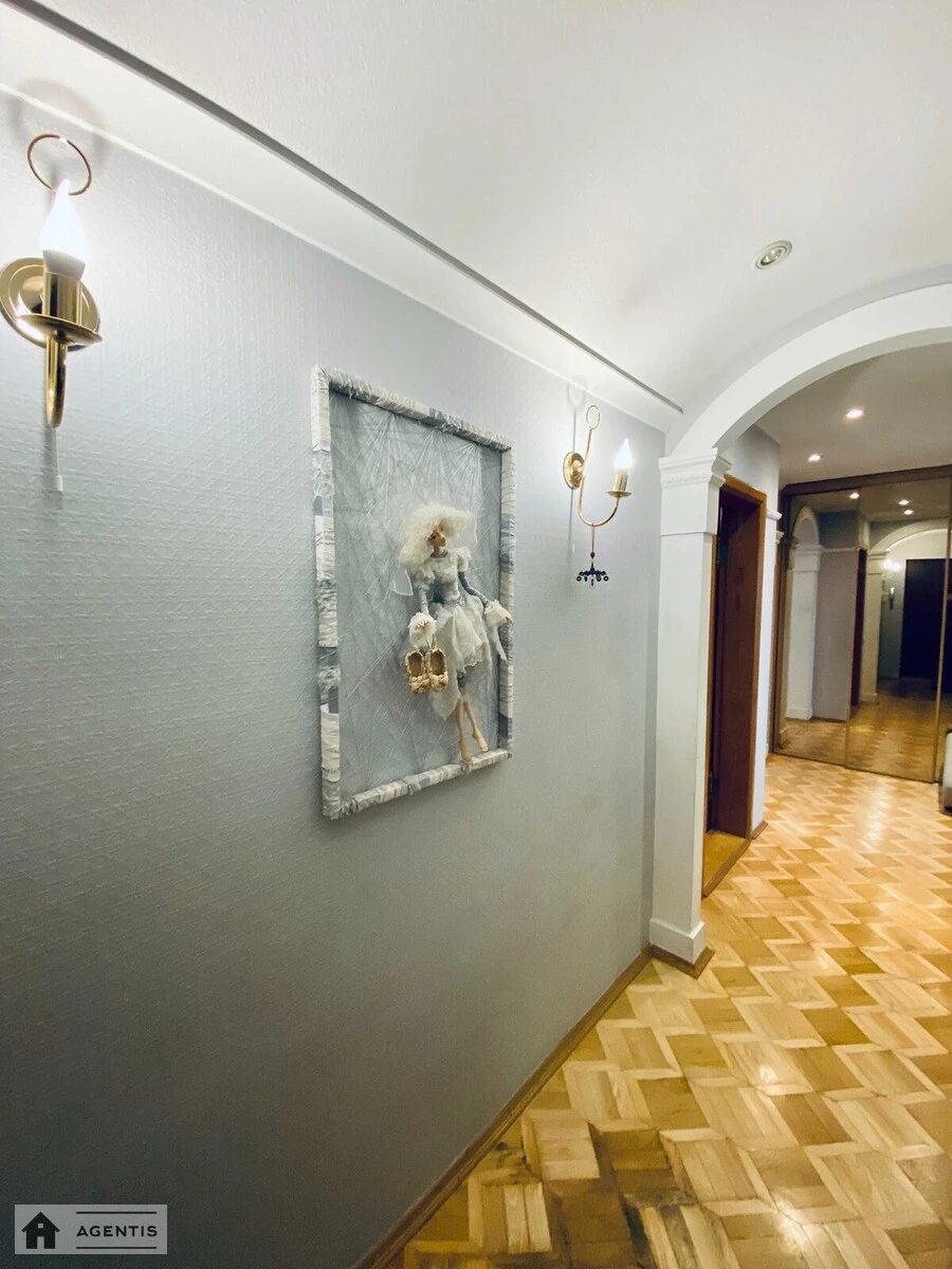 Apartment for rent 3 rooms, 70 m², 11th fl./16 floors. 30, Bereznyakivska 30, Kyiv. 