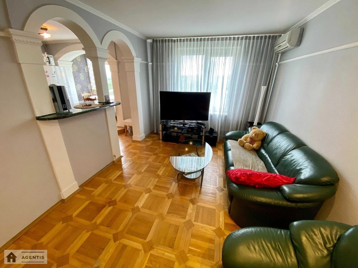 Apartment for rent 3 rooms, 70 m², 11th fl./16 floors. 30, Bereznyakivska 30, Kyiv. 