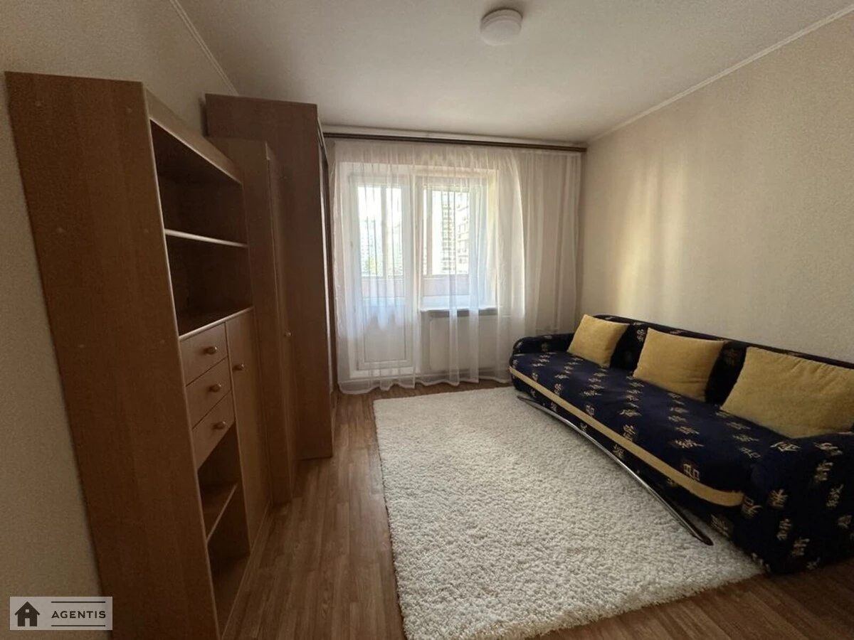 Сдам квартиру 2 комнаты, 68 m², 6 эт./18 этажей. Дарницкий район, Киев. 