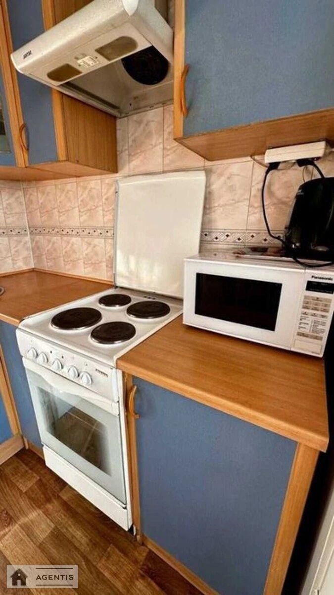 Здам квартиру 2 кімнати, 45 m², 13 пов./16 поверхів. 14, Стадіонна 14, Київ. 