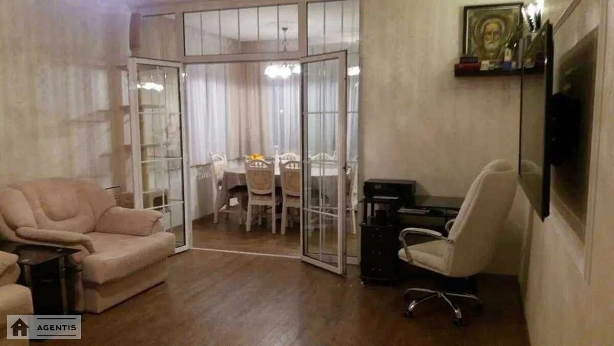 Сдам квартиру 2 комнаты, 54 m², 3 эт./8 этажей. 6, Миколи Лєскова вул., Киев. 