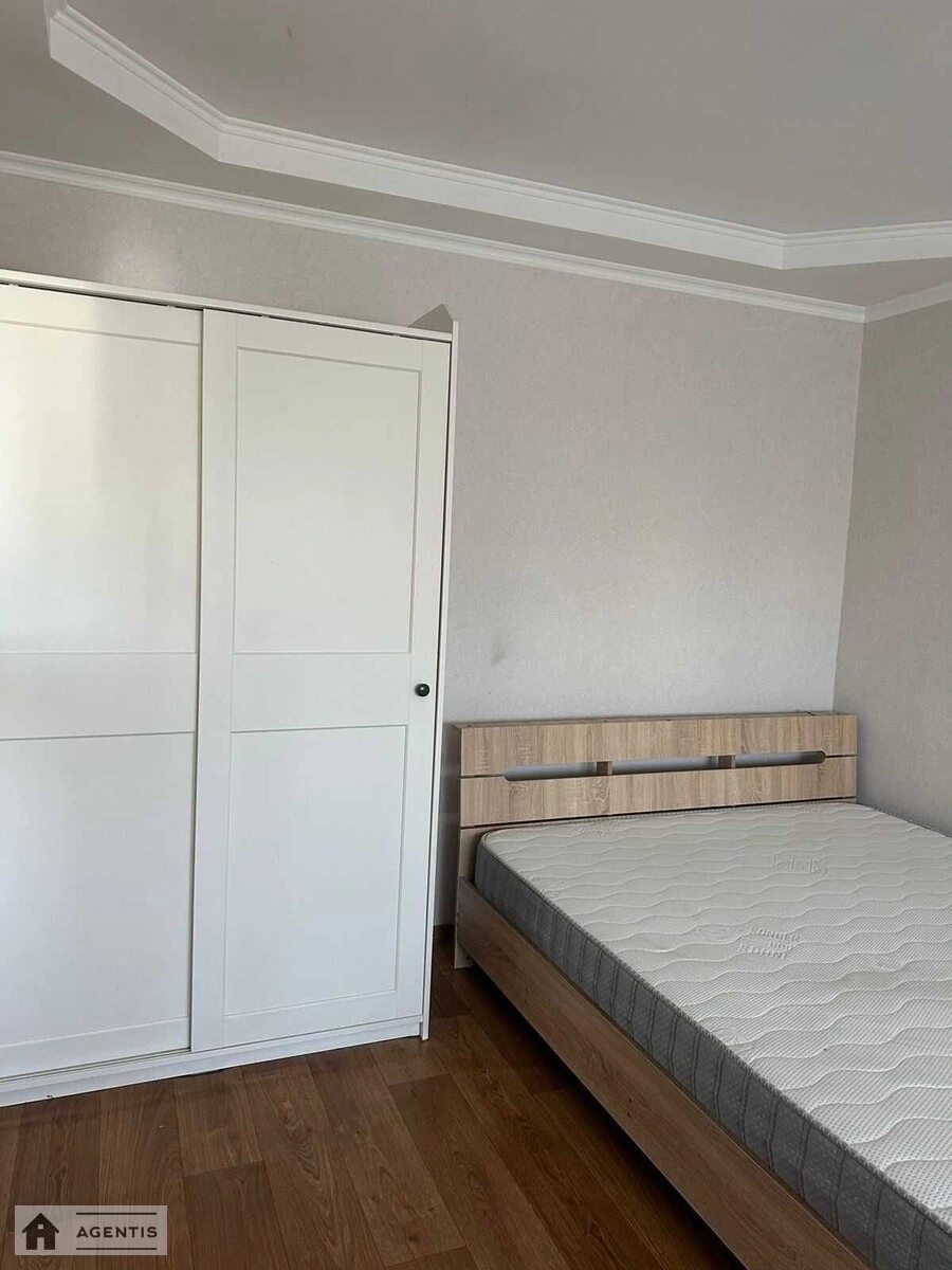 Apartment for rent 1 room, 30 m², 4th fl./5 floors. 78, Alishera Navoyi prosp., Kyiv. 