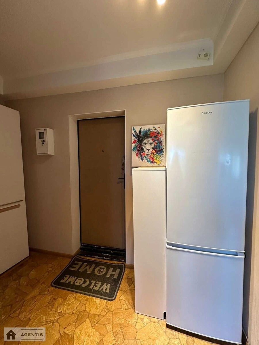 Apartment for rent 1 room, 30 m², 4th fl./5 floors. 78, Alishera Navoyi prosp., Kyiv. 