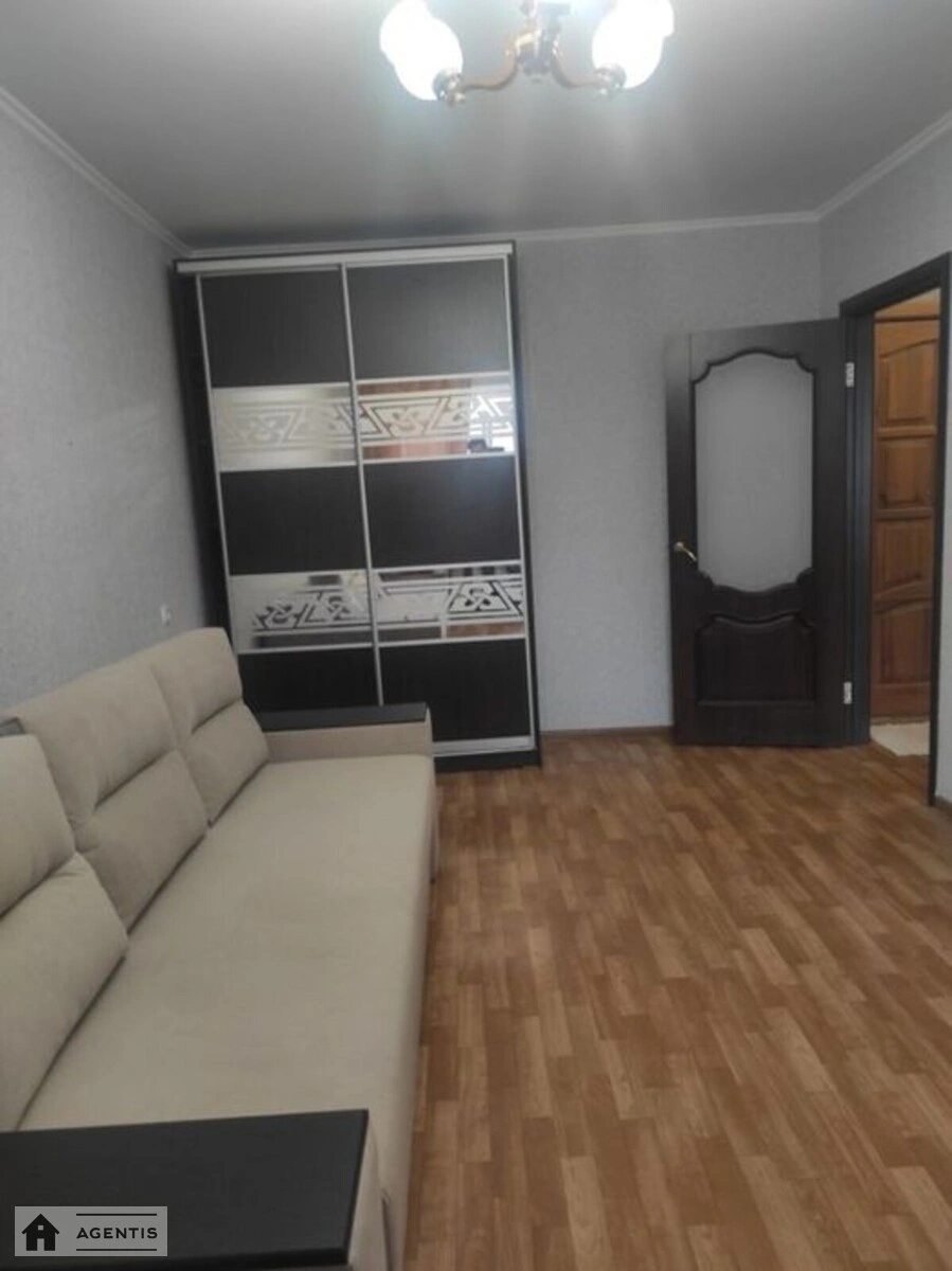 Apartment for rent 1 room, 50 m², 2nd fl./5 floors. Shevchenkivskyy rayon, Kyiv. 