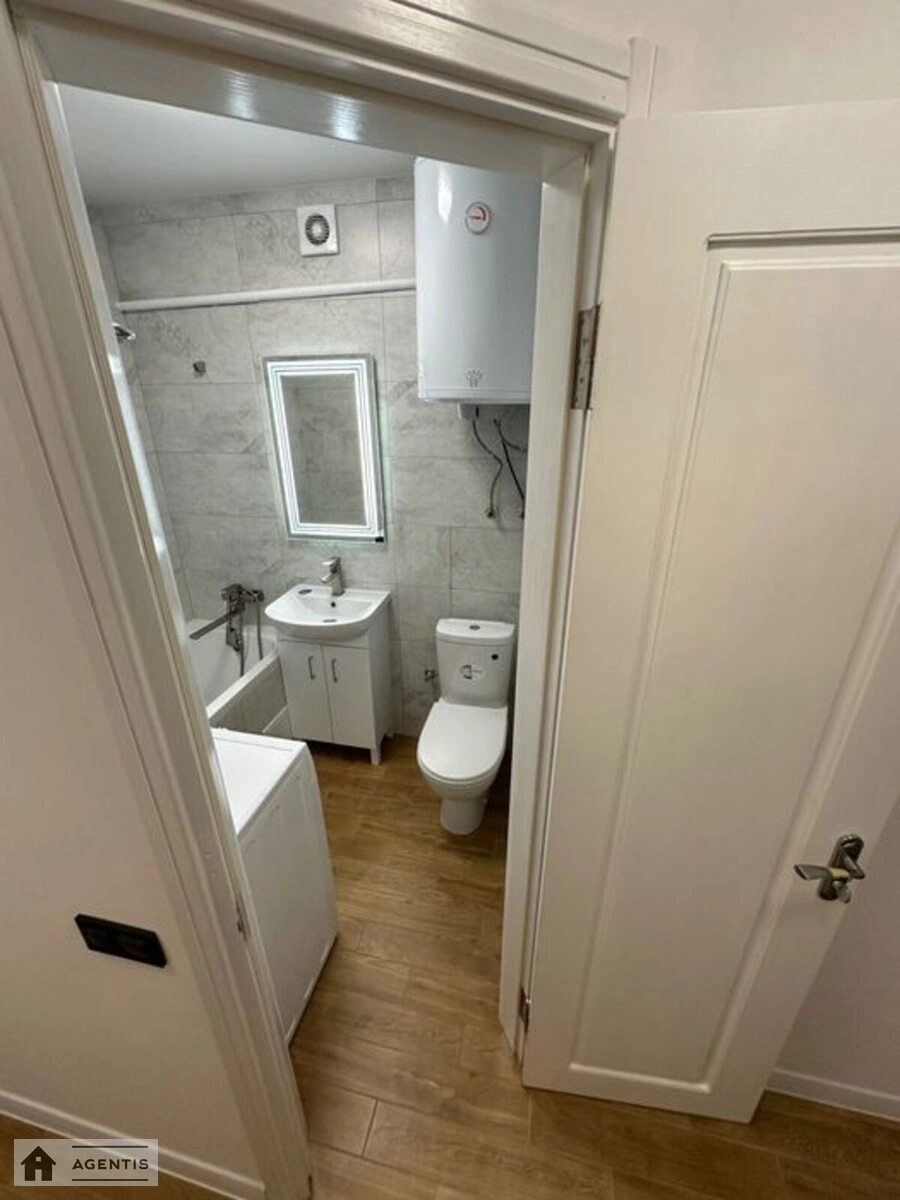 Сдам квартиру 1 комната, 30 m², 2 эт./5 этажей. 15, Олени Теліги вул., Киев. 