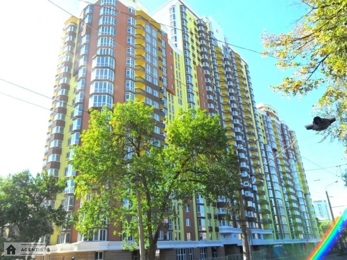 Здам квартиру 3 кімнати, 105 m², 10 пов./18 поверхів. 3, Коперника 3, Київ. 