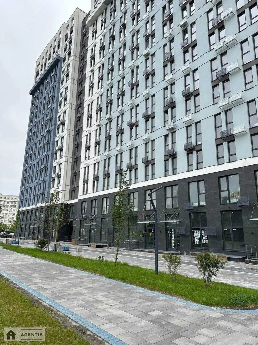 Сдам квартиру 1 комната, 47 m², 15 эт./16 этажей. Святослава Хороброго вул. (Народного ополчення), Киев. 